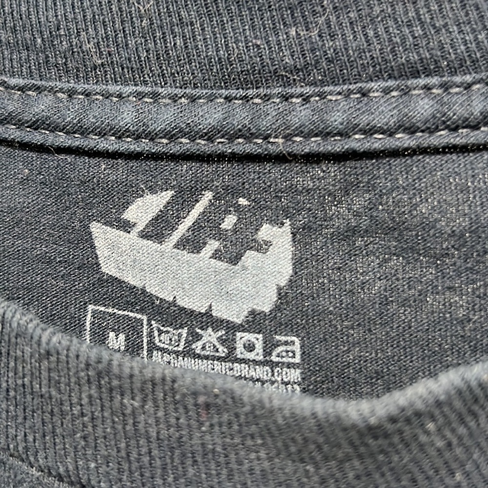 Alphanumeric tee Size Medium - Picture 3 of 5
